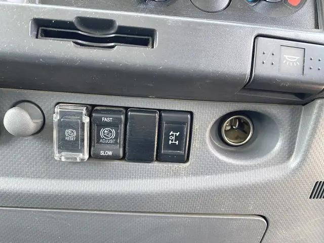 いすゞフォワード深ダンプ（土砂禁ダンプ）中型（4t）[写真36]