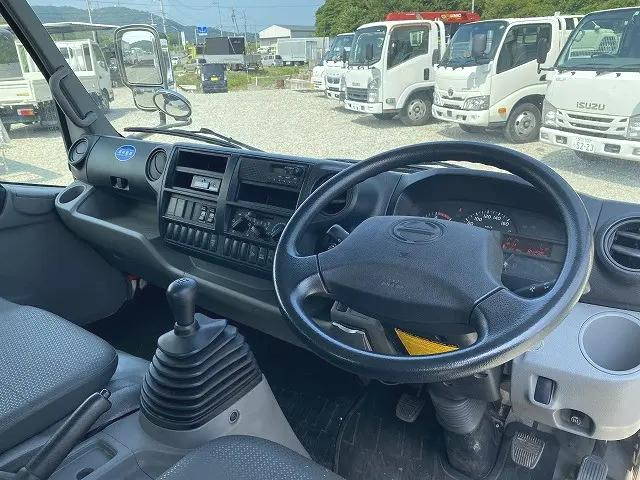 日野デュトロダブルキャブ（Wキャブ）小型（2t・3t）[写真16]