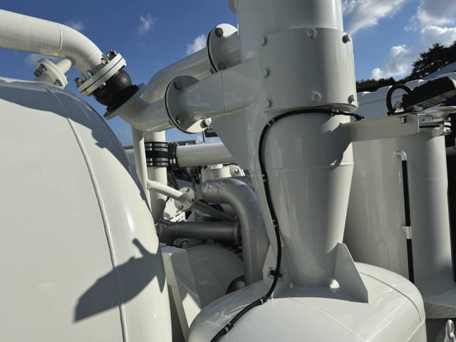 日野レンジャー汚泥吸引車中型（4t）[写真11]