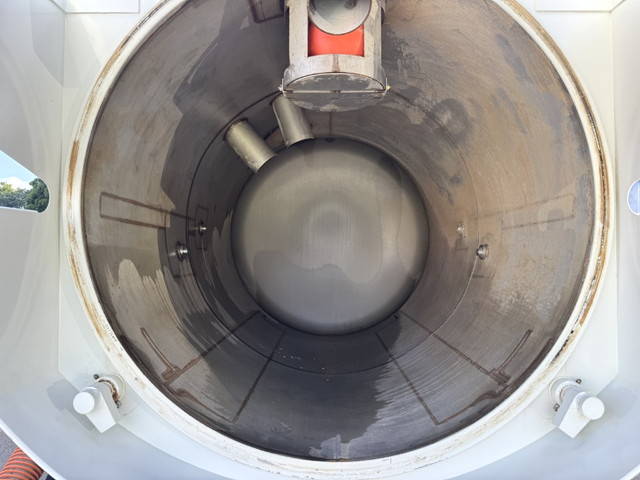 日野レンジャー汚泥吸引車中型（4t）[写真17]