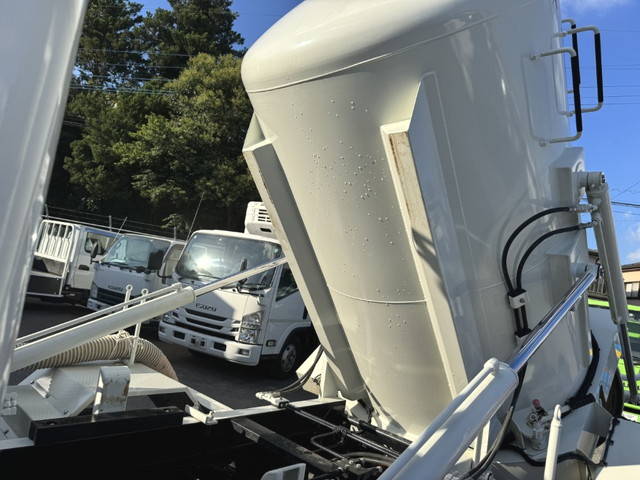 日野レンジャー汚泥吸引車中型（4t）[写真18]