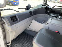 UDトラックスクオンアルミブロック大型（10t）[写真28]