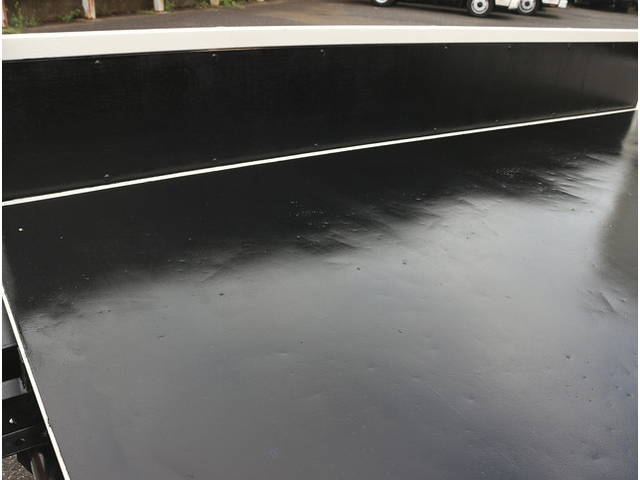 日野デュトロ平ボディ小型（2t・3t）[写真10]