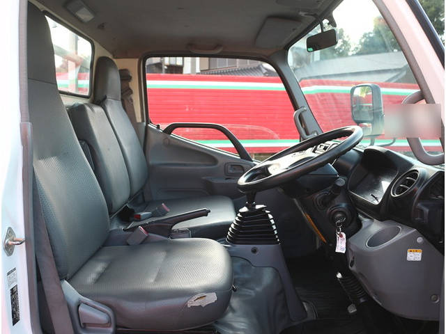 日野デュトロ平ボディ小型（2t・3t）[写真21]