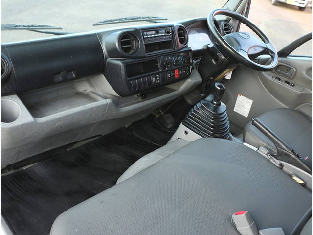 日野デュトロ平ボディ小型（2t・3t）[写真31]