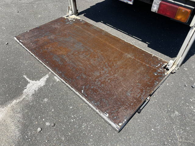 日野デュトロダブルキャブ（Wキャブ）小型（2t・3t）[写真15]