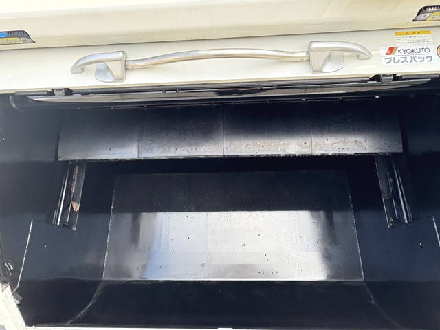 日野デュトロパッカー車（塵芥車）小型（2t・3t）[写真10]