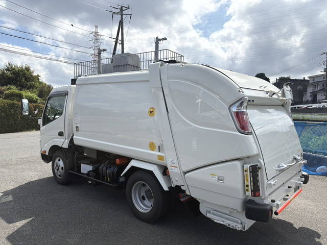 日野デュトロパッカー車（塵芥車）小型（2t・3t）[写真02]