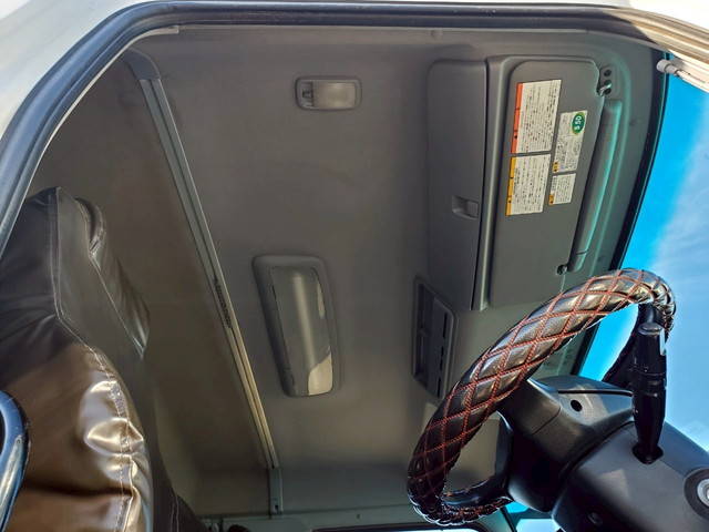 日野プロフィアコンテナ専用車大型（10t）[写真10]