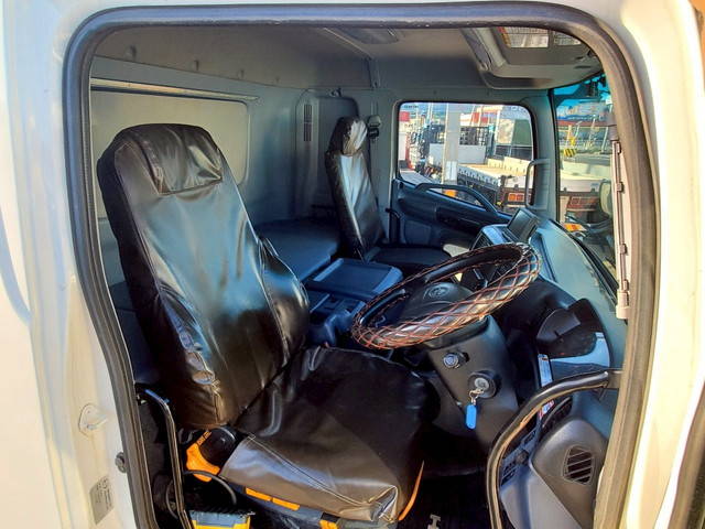 日野プロフィアコンテナ専用車大型（10t）[写真11]