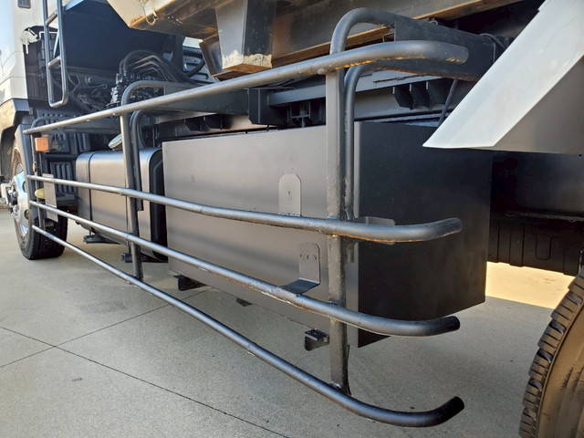 日野プロフィアコンテナ専用車大型（10t）[写真20]