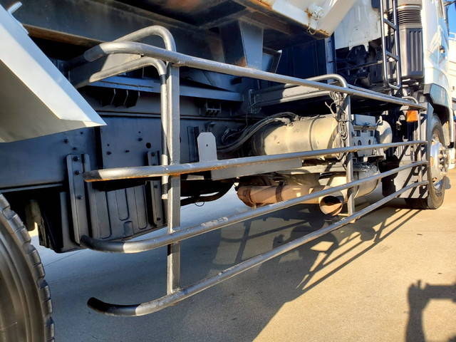 日野プロフィアコンテナ専用車大型（10t）[写真22]