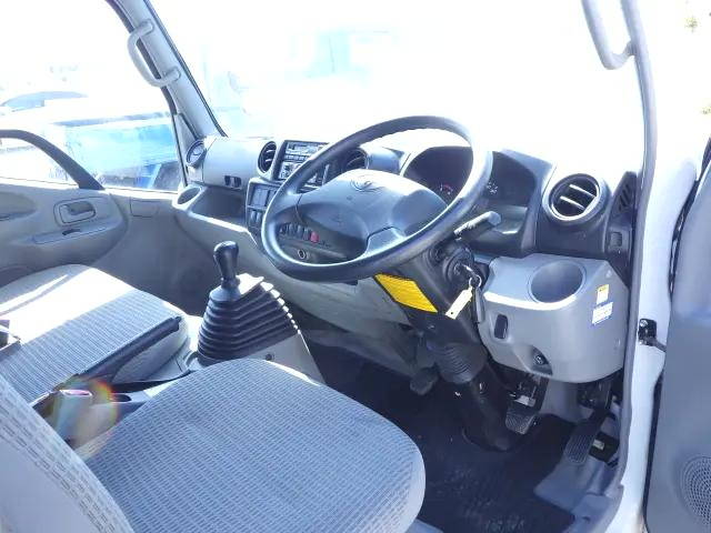 トヨタダイナダブルキャブ（Wキャブ）小型（2t・3t）[写真10]