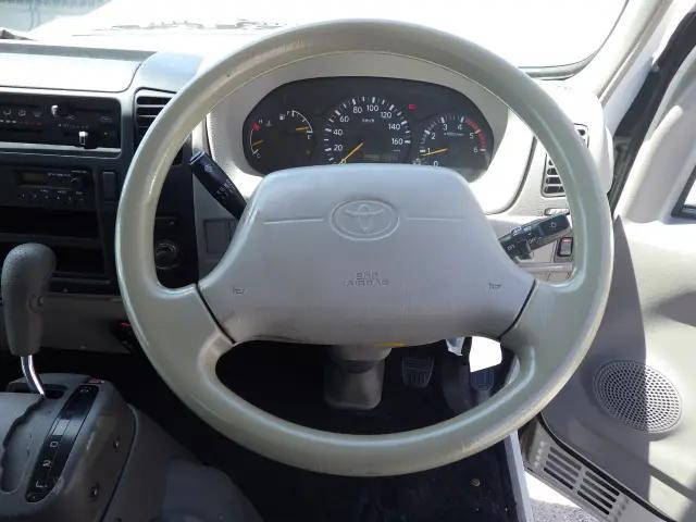 トヨタダイナ平ボディ小型（2t・3t）[写真17]