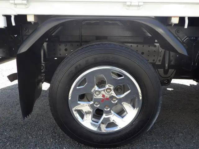 三菱ふそうキャンター平ボディ小型（2t・3t）[写真18]