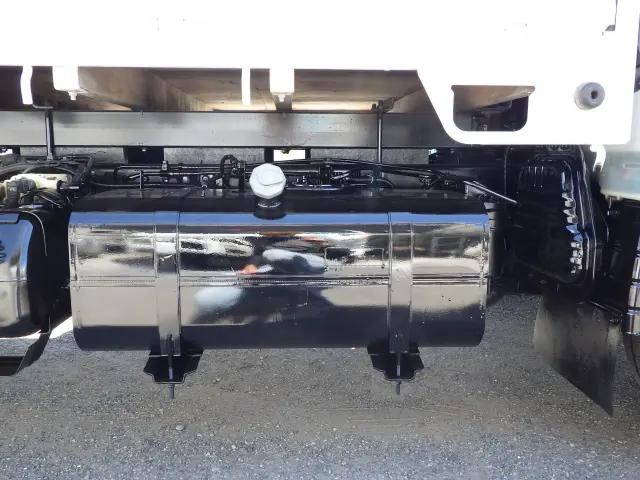 三菱ふそうキャンター平ボディ小型（2t・3t）[写真20]