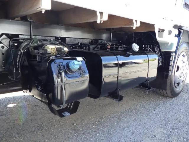 三菱ふそうキャンター平ボディ小型（2t・3t）[写真22]