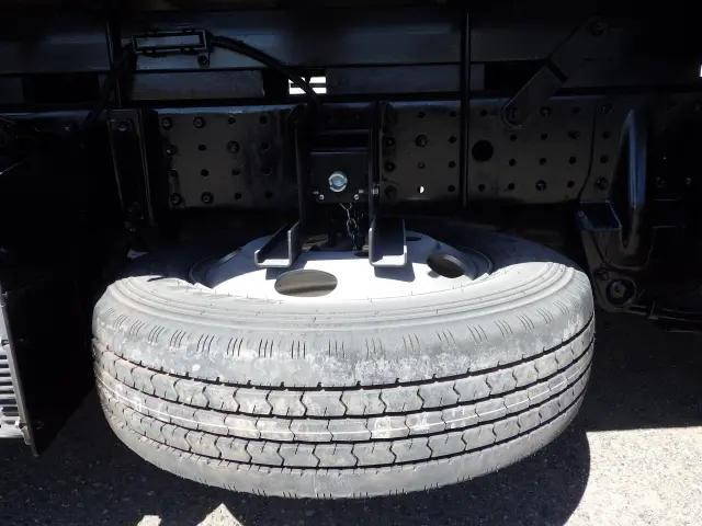 三菱ふそうキャンター平ボディ小型（2t・3t）[写真24]