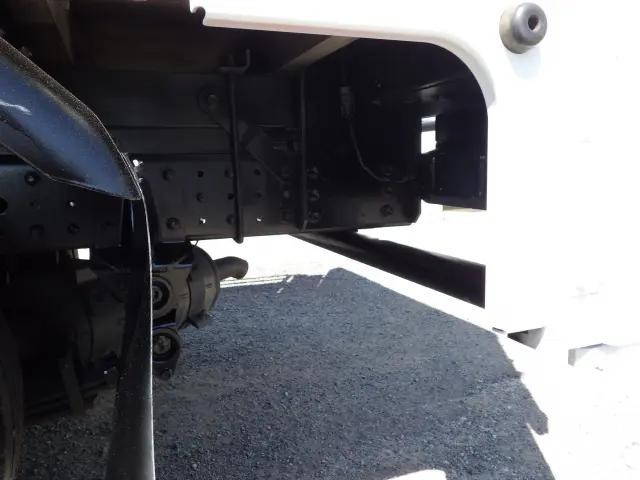 三菱ふそうキャンター平ボディ小型（2t・3t）[写真27]