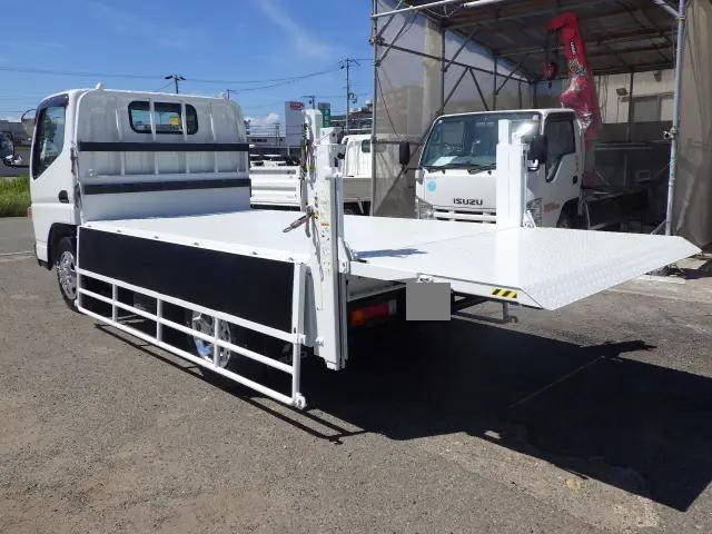 三菱ふそうキャンター平ボディ小型（2t・3t）[写真08]