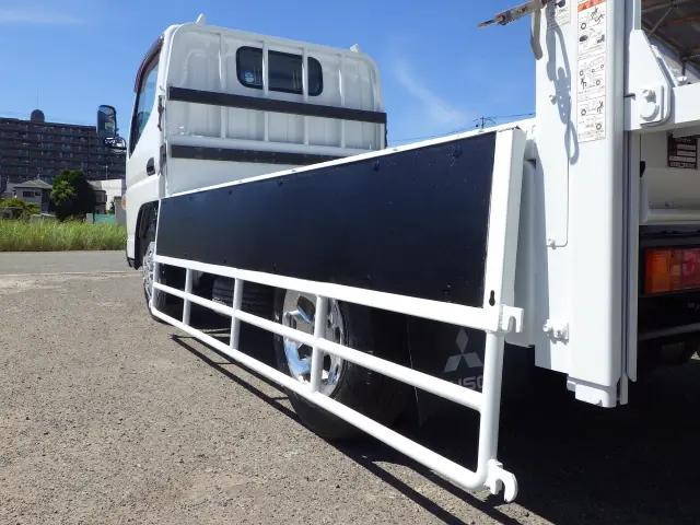 三菱ふそうキャンター平ボディ小型（2t・3t）[写真09]