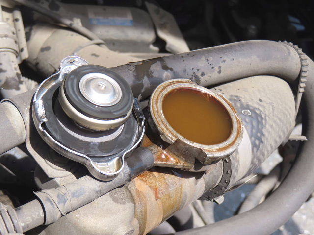 日野レンジャーパッカー車（塵芥車）中型（4t）[写真18]