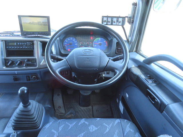 日野レンジャーパッカー車（塵芥車）中型（4t）[写真22]