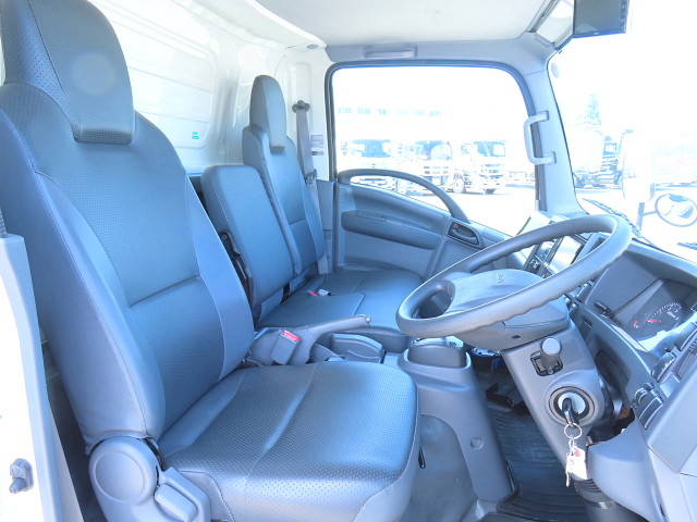 いすゞエルフ冷凍車（冷蔵車）小型（2t・3t）[写真18]