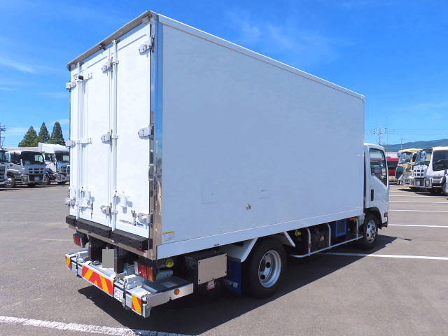 いすゞエルフ冷凍車（冷蔵車）小型（2t・3t）[写真02]