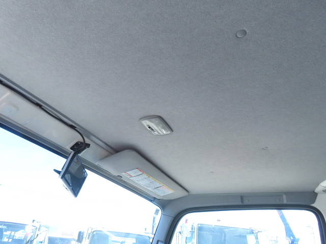 いすゞエルフ冷凍車（冷蔵車）小型（2t・3t）[写真20]