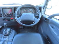 いすゞエルフ冷凍車（冷蔵車）小型（2t・3t）[写真22]