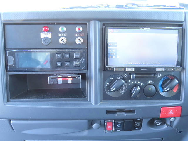 いすゞエルフ冷凍車（冷蔵車）小型（2t・3t）[写真22]