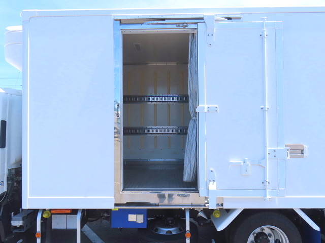 いすゞエルフ冷凍車（冷蔵車）小型（2t・3t）[写真28]