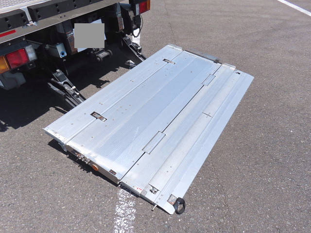 いすゞエルフ冷凍車（冷蔵車）小型（2t・3t）[写真30]