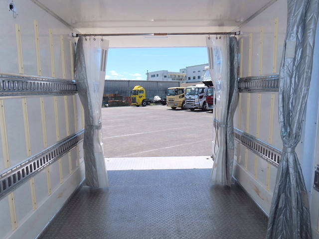 いすゞエルフ冷凍車（冷蔵車）小型（2t・3t）[写真33]