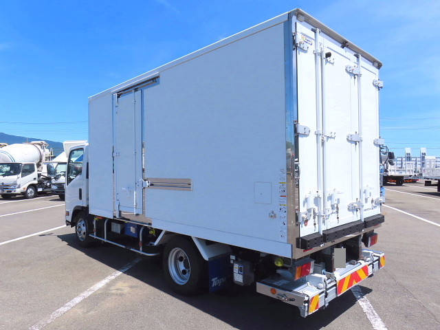 いすゞエルフ冷凍車（冷蔵車）小型（2t・3t）[写真04]