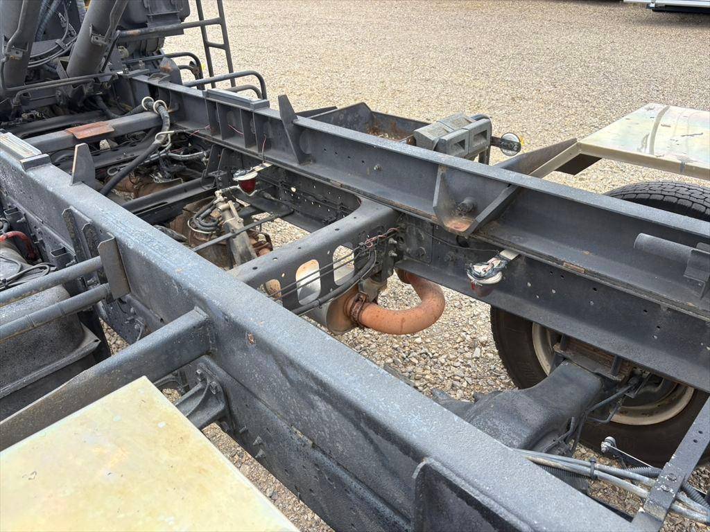 いすゞフォワードコンテナ専用車中型（4t）[写真12]