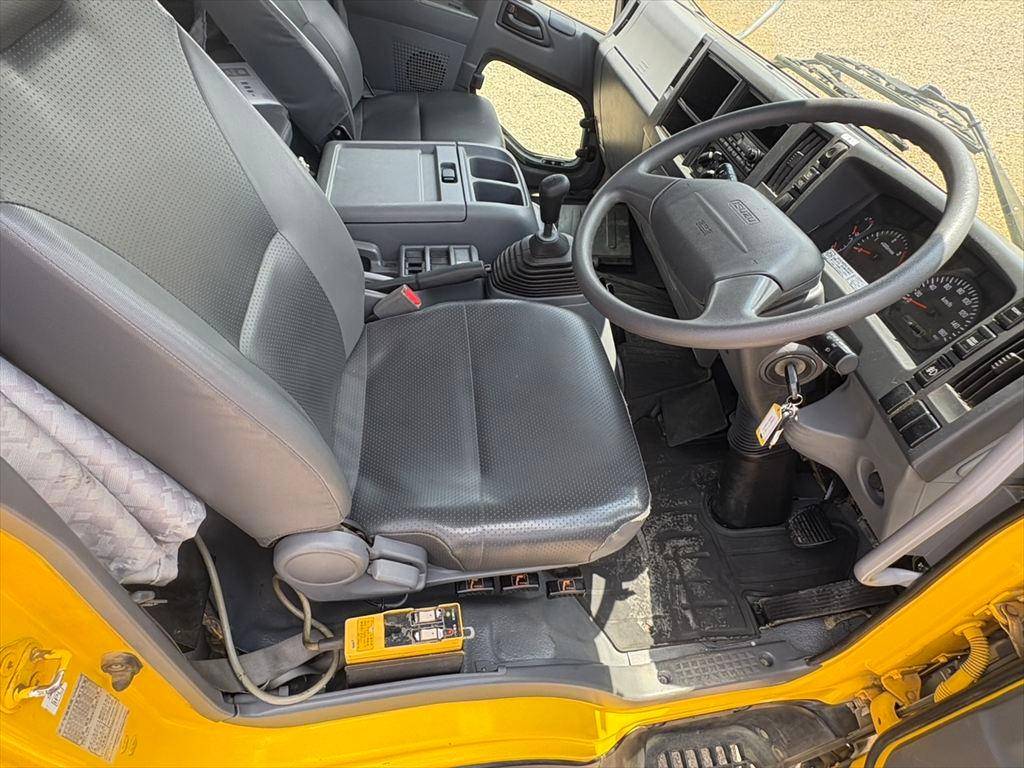 いすゞフォワードコンテナ専用車中型（4t）[写真19]