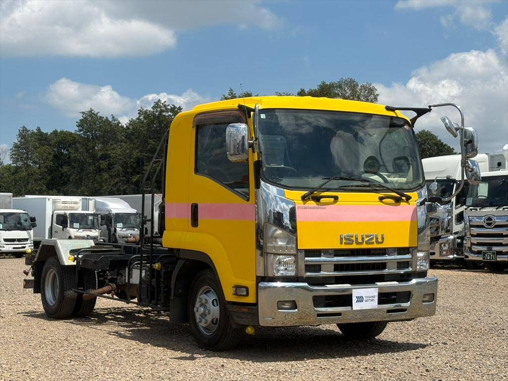 いすゞフォワードコンテナ専用車中型（4t）[写真02]