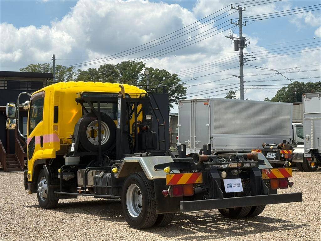 いすゞフォワードコンテナ専用車中型（4t）[写真03]