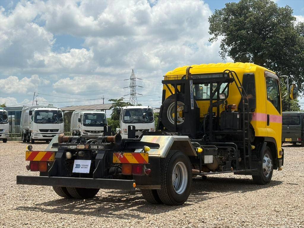 いすゞフォワードコンテナ専用車中型（4t）[写真04]