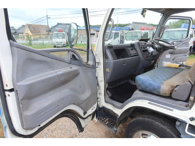 三菱ふそうキャンターコンテナ専用車小型（2t・3t）[写真36]