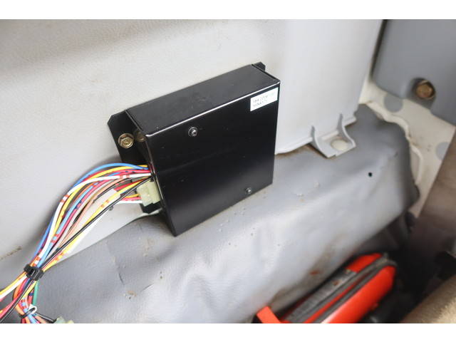 三菱ふそうキャンターコンテナ専用車小型（2t・3t）[写真40]