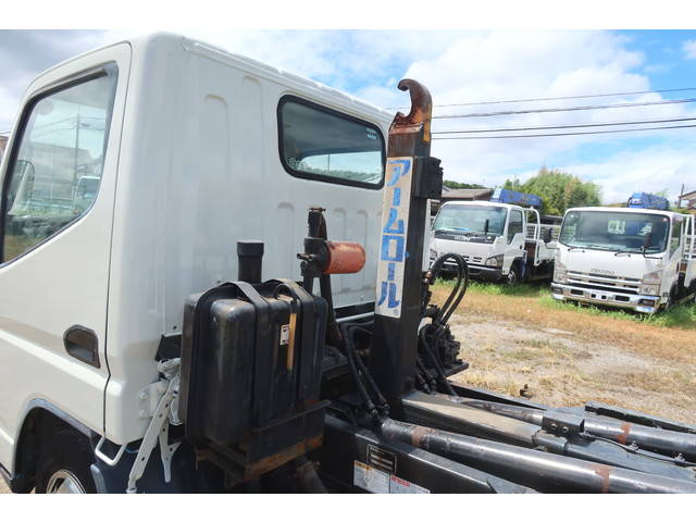 三菱ふそうキャンターコンテナ専用車小型（2t・3t）[写真09]