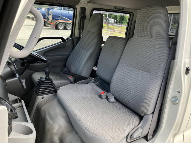 日野デュトロダブルキャブ（Wキャブ）小型（2t・3t）[写真32]