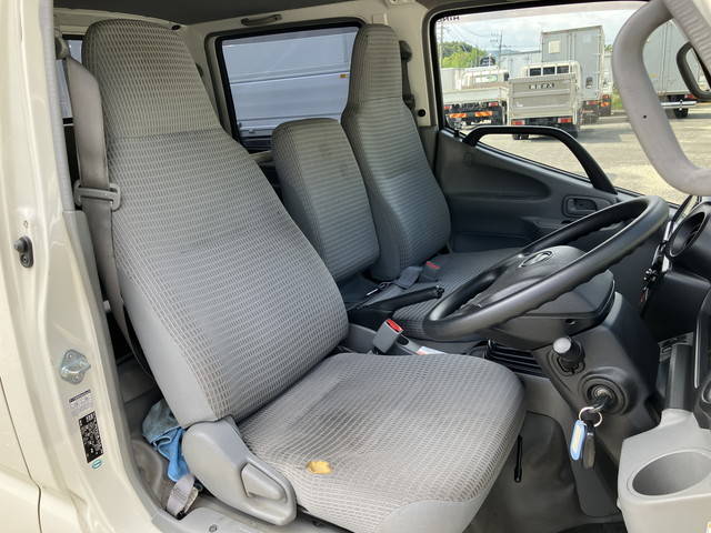 日野デュトロダブルキャブ（Wキャブ）小型（2t・3t）[写真33]