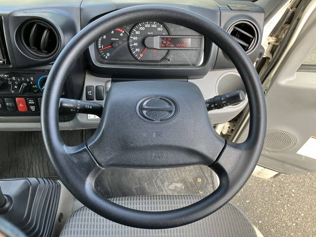 日野デュトロダブルキャブ（Wキャブ）小型（2t・3t）[写真35]