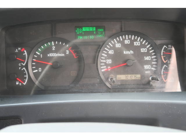 いすゞフォワードアルミウイング中型（4t）[写真13]