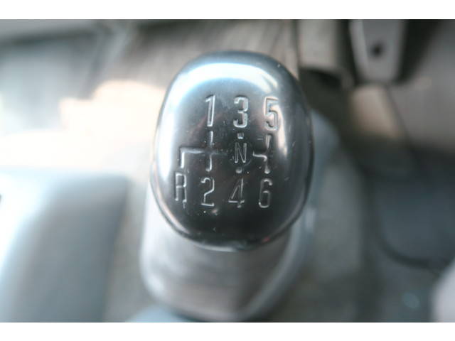 いすゞフォワードアルミウイング中型（4t）[写真18]