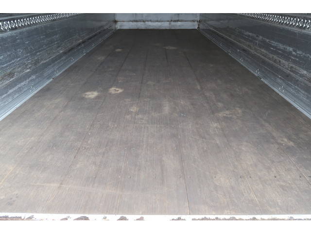 いすゞフォワードアルミウイング中型（4t）[写真28]